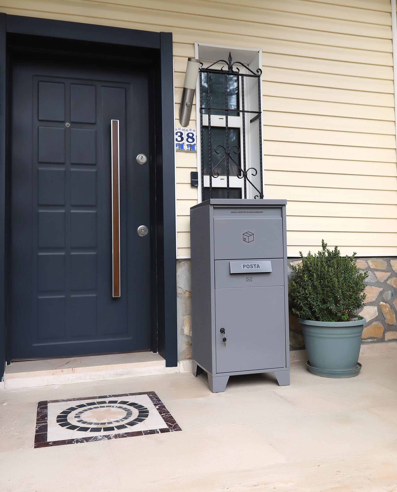 KARGO TESLİM DOLABI